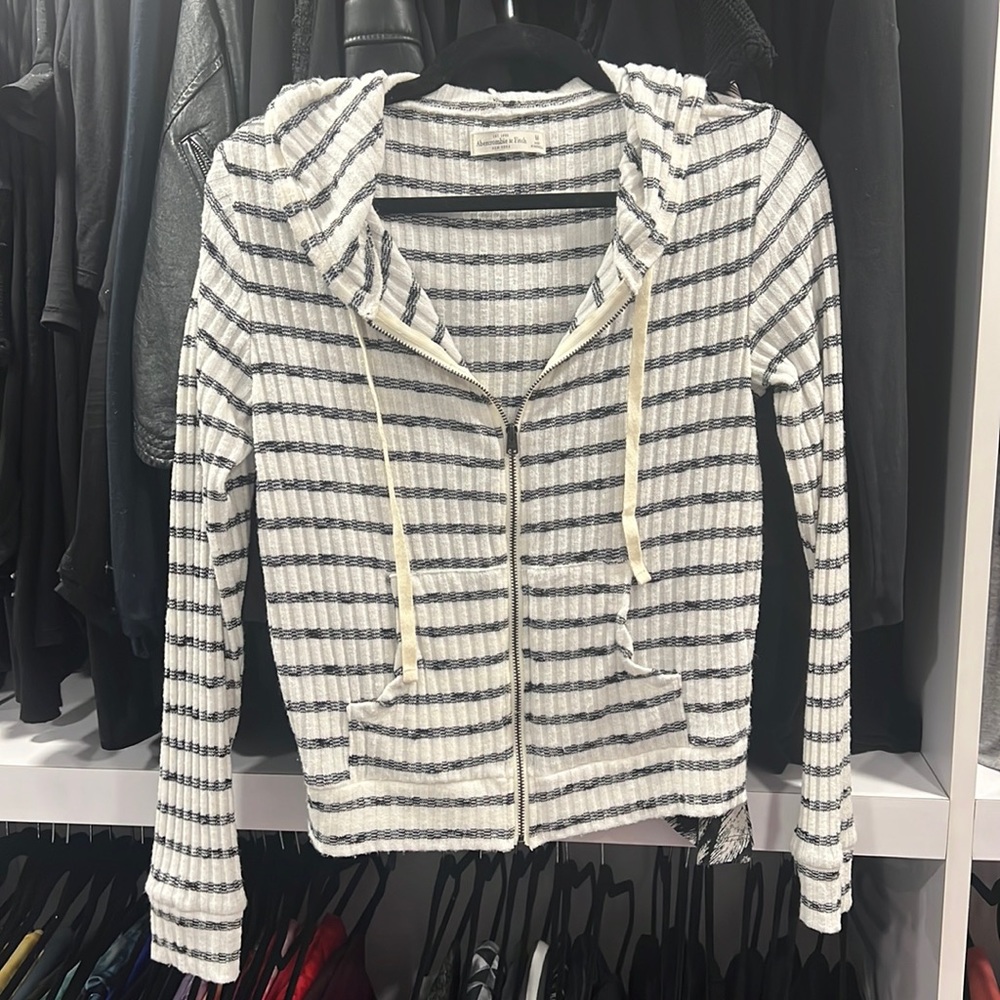 Abercrombie & Fitch striped (very soft & light) hoodie with pockets